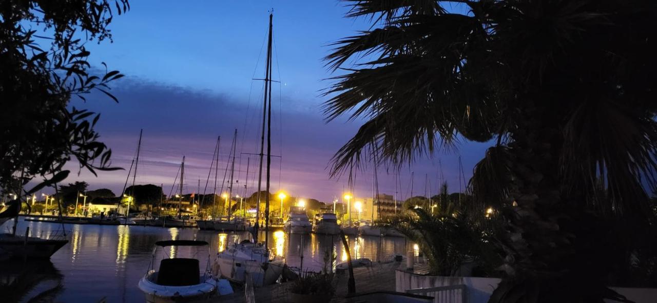 Le Vog The Beach 200 M Away And The Shops At The Foot Of The Residence Le Grau-du-Roi Exteriör bild